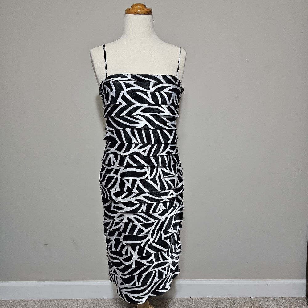 NW Collections Black White Geometric Dress Size 4
